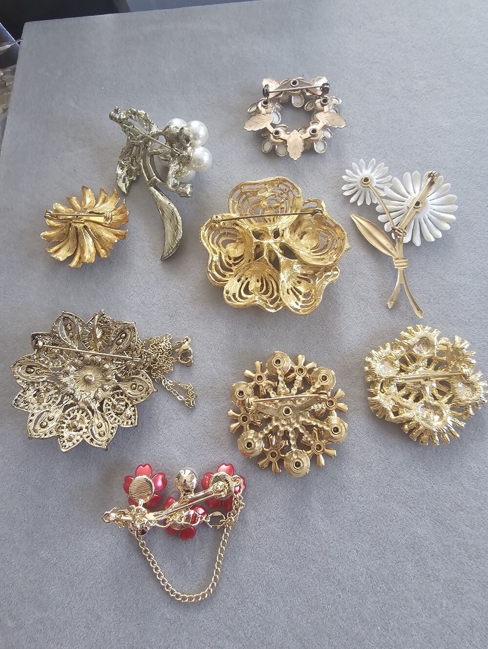Vintage Brooch Lot - Picture 5 of 5